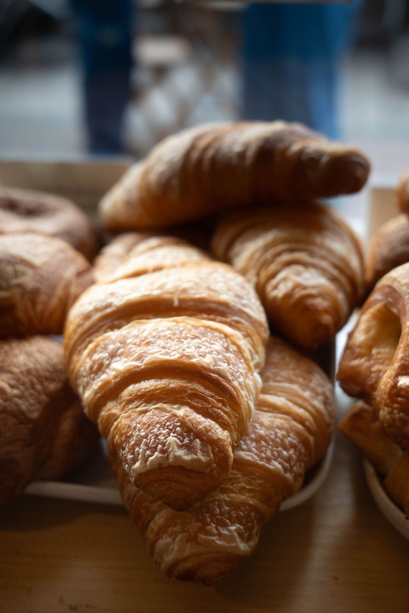 Close-up of Freshly Baked Croissants in Bakery Display — illustrative Pexels photograph