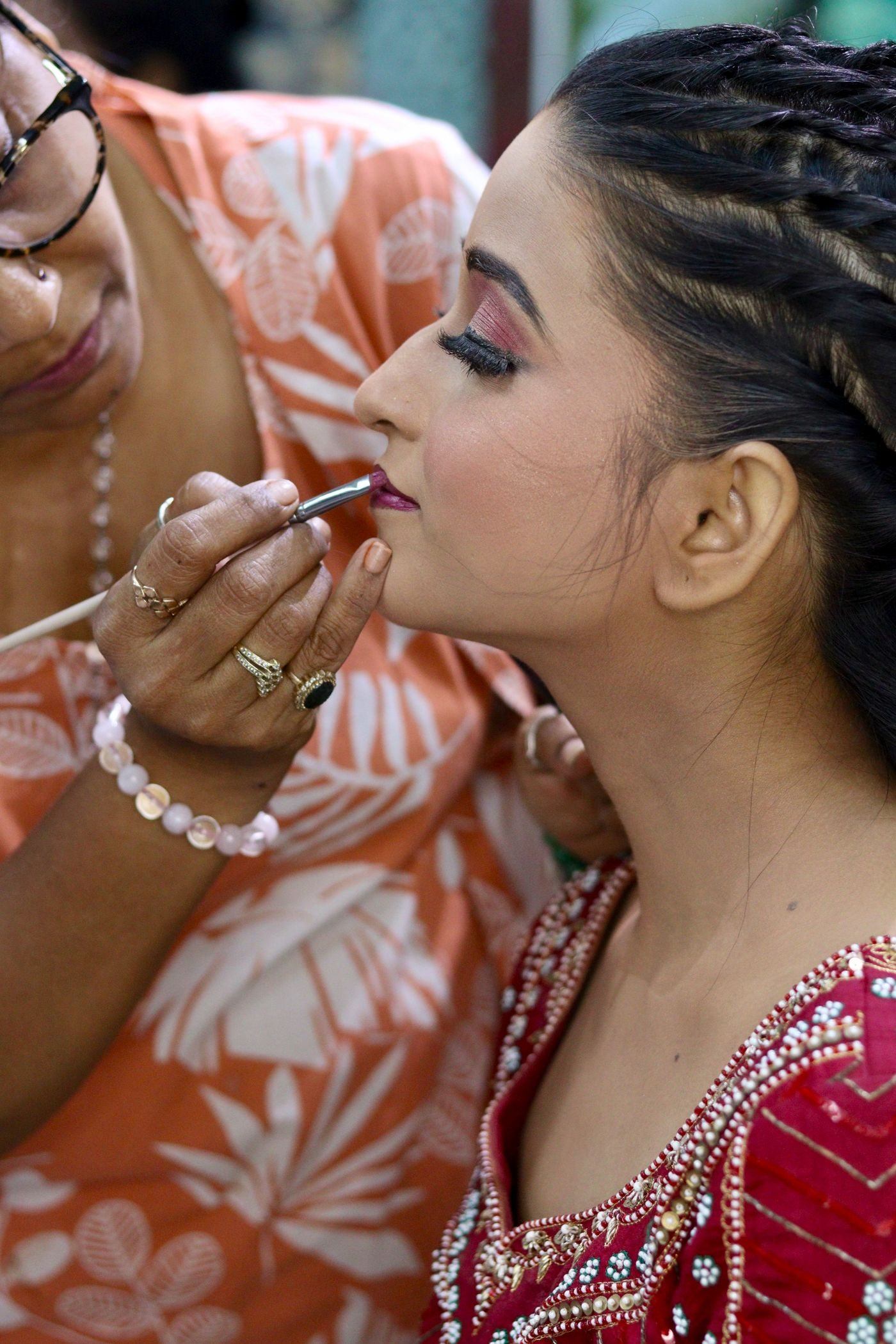 Bride Getting Ready with Professional Makeup Artist — illustrative Pexels photograph